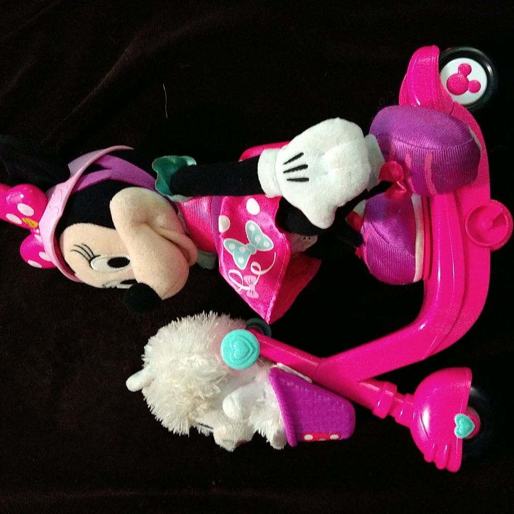 Disney Minnie Scooter Interactive Lights & Sound
